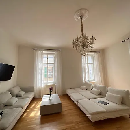 Apartment Altbauwohnung Im Univiertel! Graz